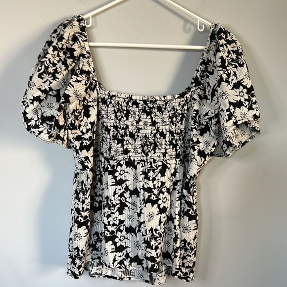 Loft Black/White Floral Blouse - Picture 5 of 6